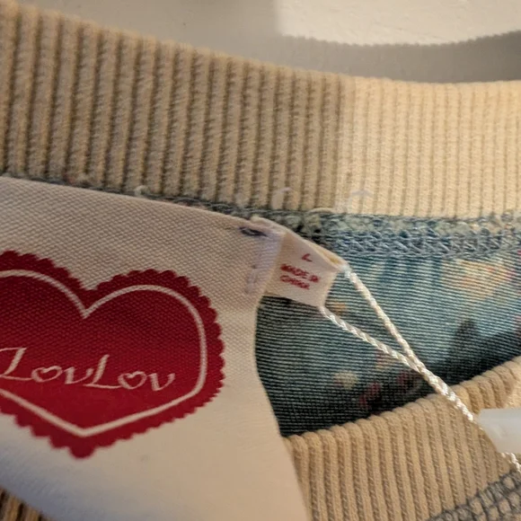 LovLov - Boutique Washed Vintage Floral Pullover, Size L, NWT - Picture 4 of 5